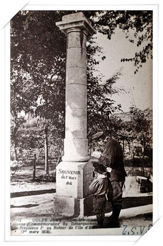 La colonne comm�morative du d�barquement de Napol�on 1er le1er mars 1815