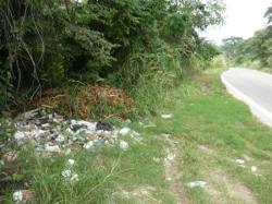 Pres de  Palenque, ordures le long de la route