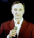 Yvon Lenoir ressemble comme deux gouttes d'eau &agrave; Charles Aznavour ! 
