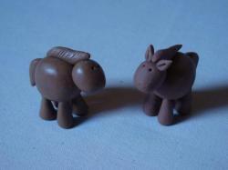 chevaux en porcelaine froide