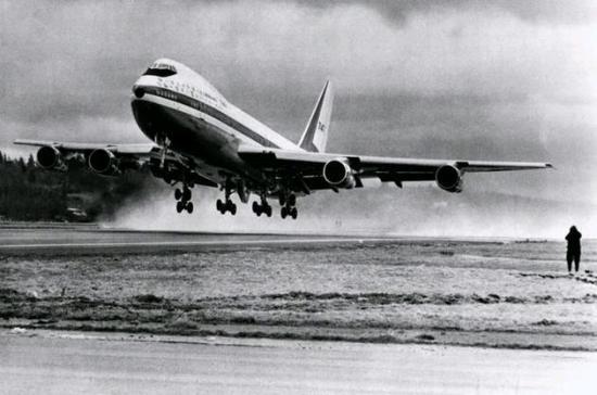 premier boeing 747