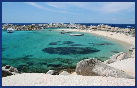 plage des lavezzi en corse