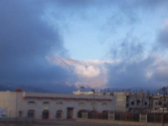 Cr&eacute;puscule sur le village de Massadeh- Golan