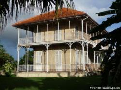 Maison Z&eacute;vallos