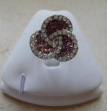 Bague strass �tincelants mauve-blanc.