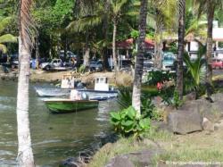 Port de p&ecirc;che de Bananier, petits bateaux de p&ecirc;cheurs