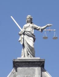 JUSTICE FEMME DIEU