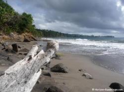 Plage de sable noir Trois-Rivi&egrave;res