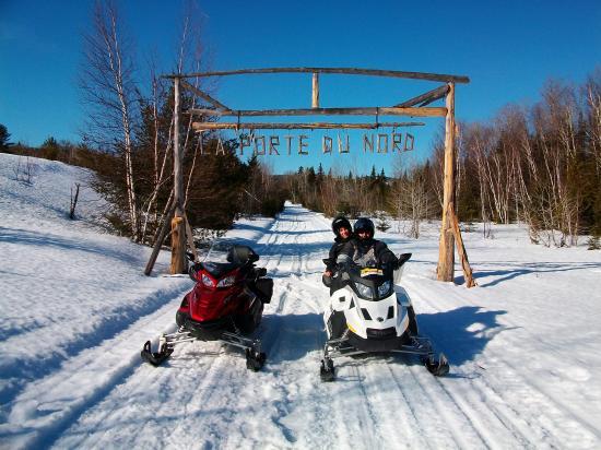 MOTO NEIGE AU CANADA