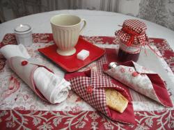 PORTE SERVIETTE ROUGE
