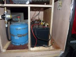 La batterie auxillaire et ses branchements
